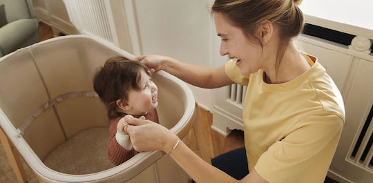 Stokke Λίκνο Snoozi με Στρώμα και Ρόδες Sandy Beige