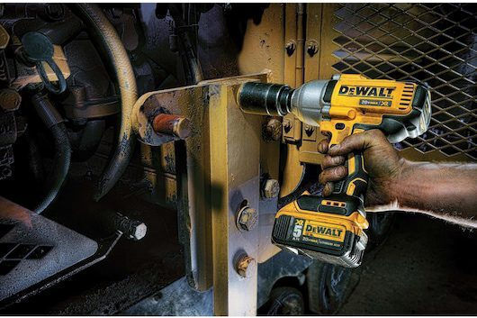 DEWALT DCF899P1 Безчетков Ударен гайковерт 1x5Ах с Приемник 1/2"