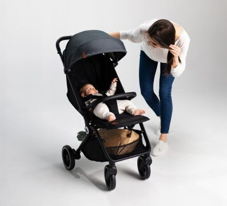 Lionelo Cloe Kinderwagen Geeignet ab 6+ Monaten Black Onyx