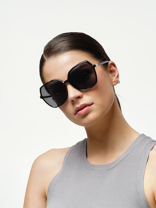 Cosselie Theda Woman Sunglasses with Black Horn-Rimmed Frame and Gray Lens