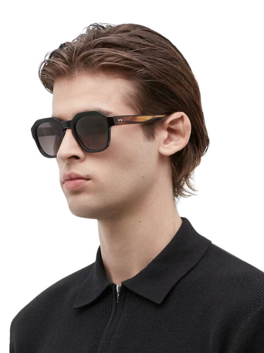 Gigi Barcelona Unisex Sunglasses with Black Plastic Frame and Gray Gradient Lens 6850/1