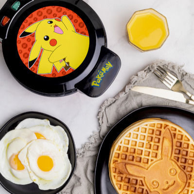 Uncanny Brands Pokémon Pikachu Mini Βαφλιέρα για Στρογγυλές Βάφλες 850W