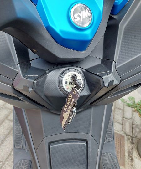 Moto Discovery Hook
