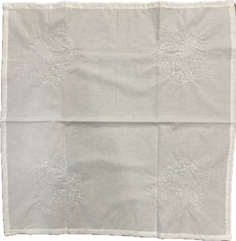 Malco Home Collection Tischdecke mit Stickerei Weiß 85x85cm