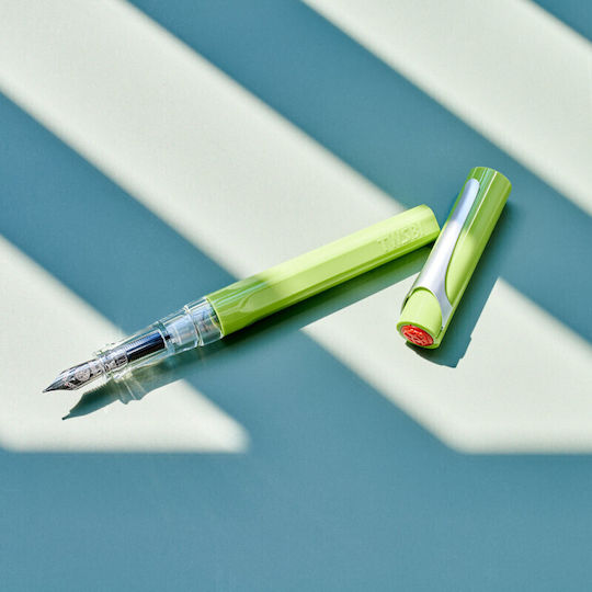 Twsbi Swipe Pear Calligraphy Pen Broad Green made of Plastic Green