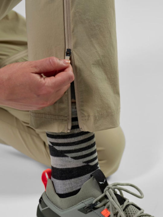 Salewa Talvena Dst Γυναικείο Κοντό Παντελόνι Πεζοπορίας Μπεζ