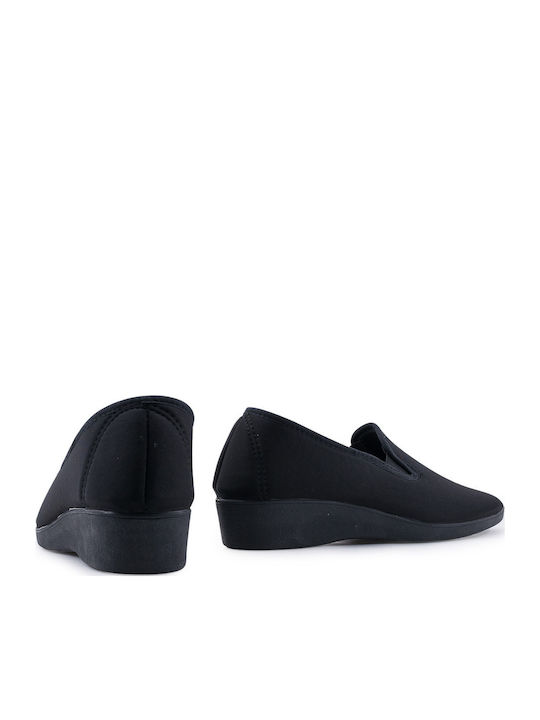 Closed Women's Slippers Black