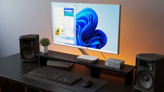 Targus HyperDrive GEN2 USB-C Докинг станция с HDMI/DisplayPort 4K PD Ethernet и свързване 3 монитора Сребрист