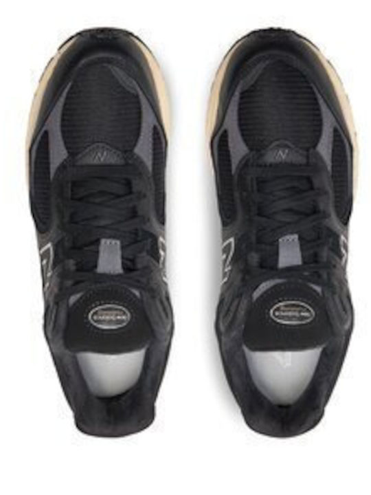 2002R Classics Chunky Sneakers Black