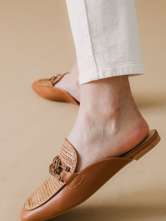 Flach Mules in Tabac Braun Farbe