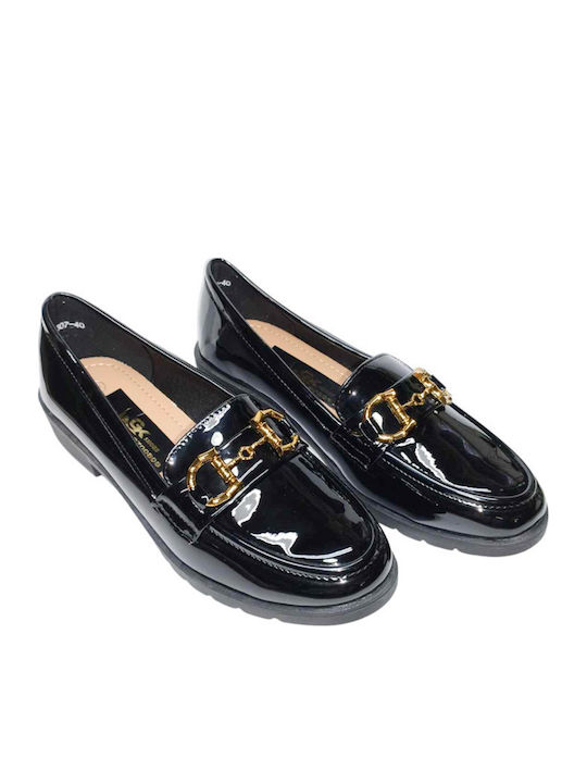 Oxfords din piele artificială de culoare neagră.