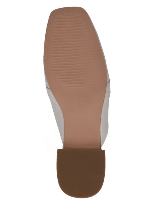 Flach Mules aus Lackleder in Beige Farbe