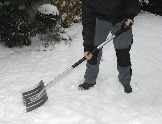 Fiskars Φτυάρι Χιονιού με Κοντάρι 157cm και Πλαστική Λαβή