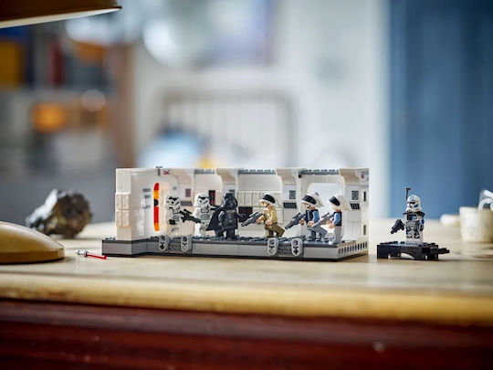 LEGO Disney Boarding the Tantive IV για 8+ Ετών 502τμχ