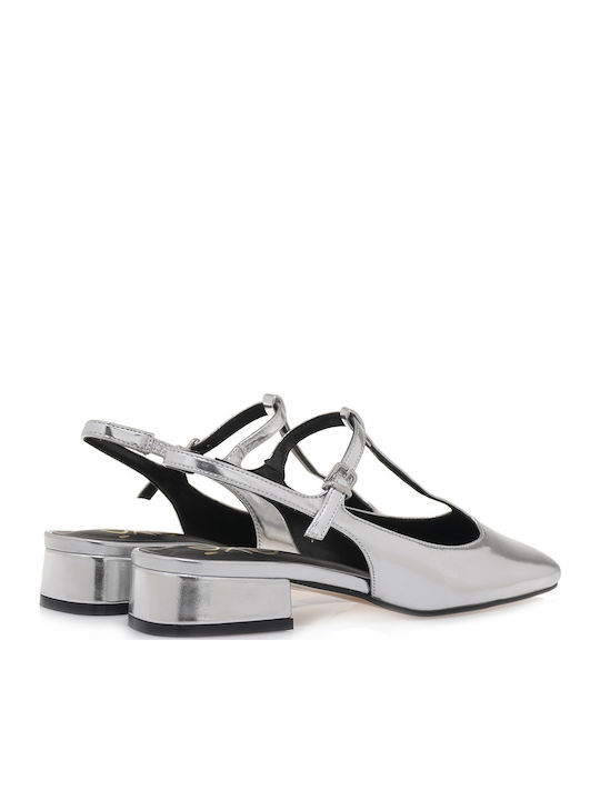 Pumps mit flachem Absatz Silber
