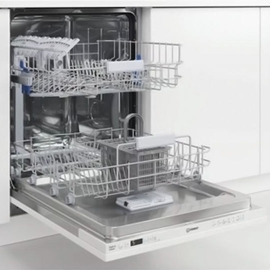 Indesit Напълно вградена съдомиялна машина за 13 комплекта Ш59.8xВ82см.