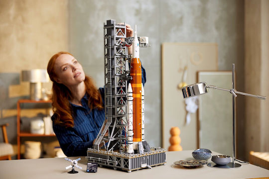 LEGO Icons NASA Artemis Space Launch System за Възраст 18+ Бройки 3601