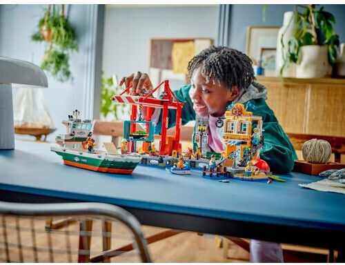 LEGO City Seaside Harbor With Cargo Ship για 8+ Ετών 1226τμχ