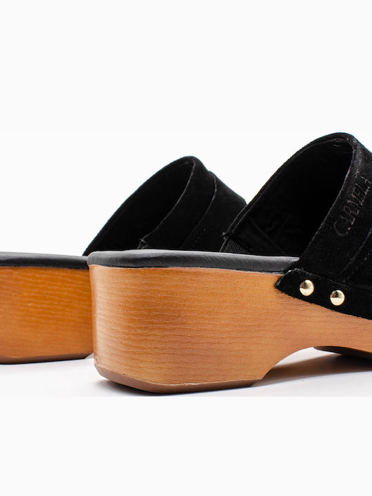 Leather Mules with Low Heel in Black Color