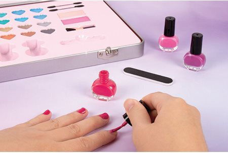 Make It Real Glam Children's Makeup