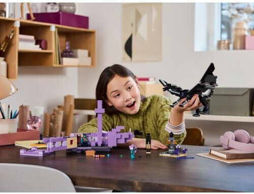 LEGO Minecraft Dragonul Ender și Nava End pentru 8+ Ani 657 Bucăți