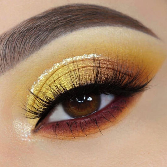 W7 Cosmetics Queen Bee Eye Shadow Palette in Pressed Powder Form 10.2g