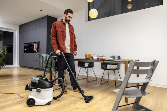 Karcher SE 5 Vacuum Wet / Dry 1000W with Plastic Bin 4lt