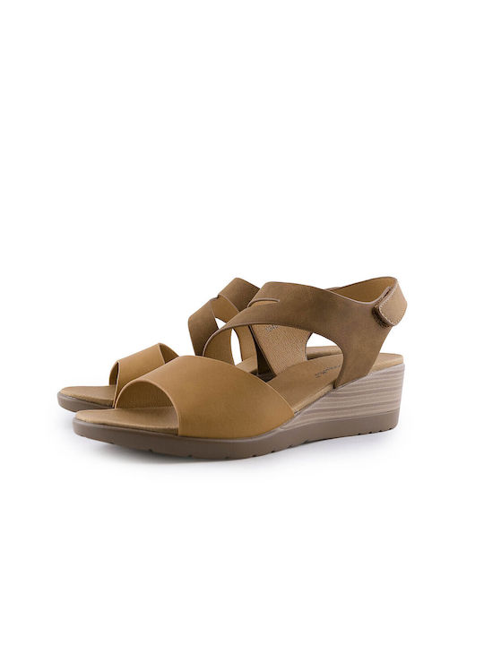 1940-909 La Coquette Women's Platforms CAMEL