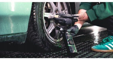 Fresso Reinigungsbürste für Kunststoffe im Innenbereich - Armaturenbrett des Autos
