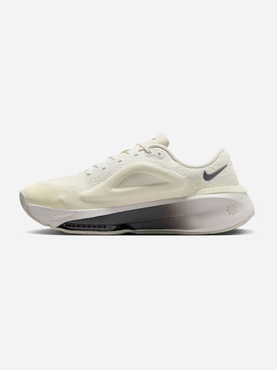 Nike Training Versair Sport Shoes for Training & Gym Beige