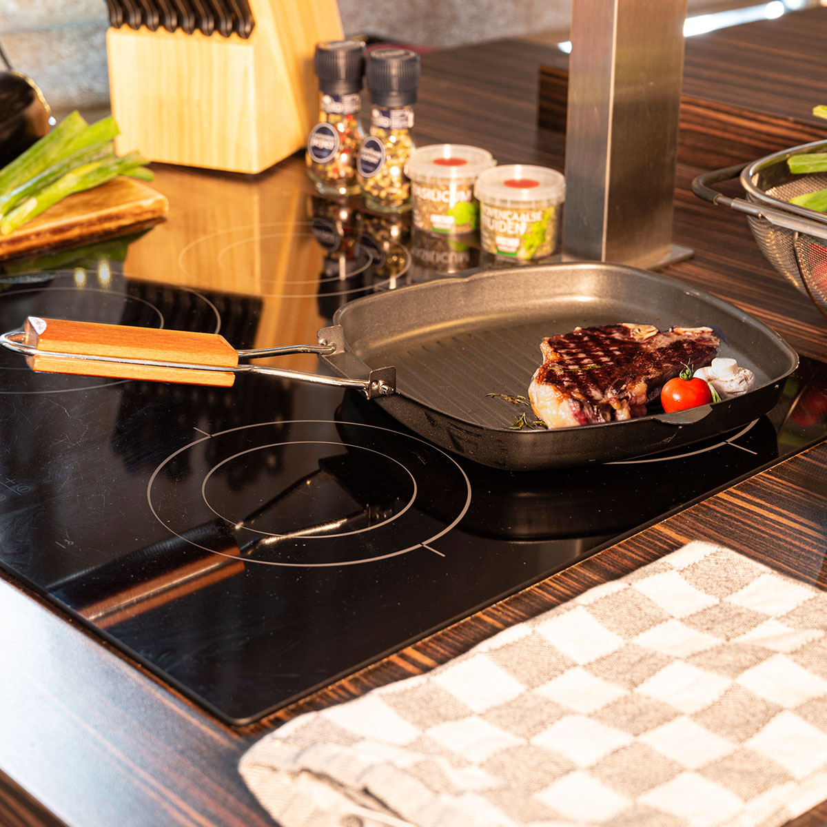 Alpina Appliances Grill made of Aluminum with Non-Stick Coating