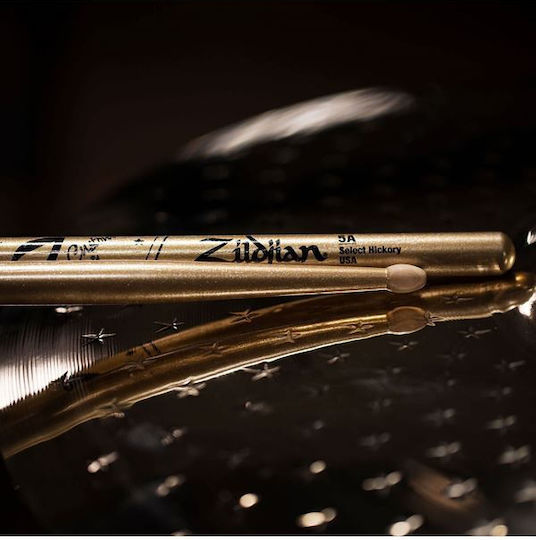 Zildjian Hickory Drumsticks Drums 5A with Tip Shape Oval in Gold Color