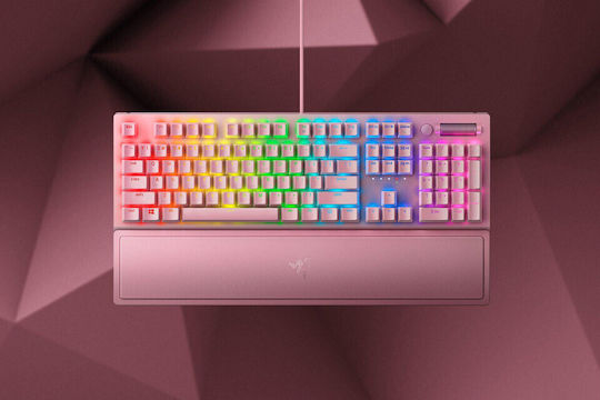 Razer BlackWidow V3 Gaming Mechanical Keyboard with Razer Green switches and RGB lighting (English US) Pink