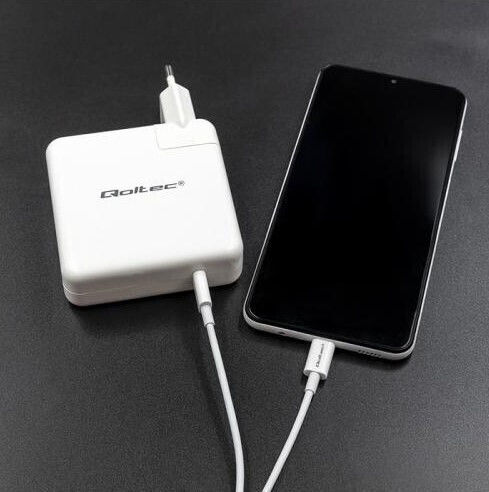 Qoltec USB-C Universal Laptop Charger 96W 5V 7A with Detachable Power Cable