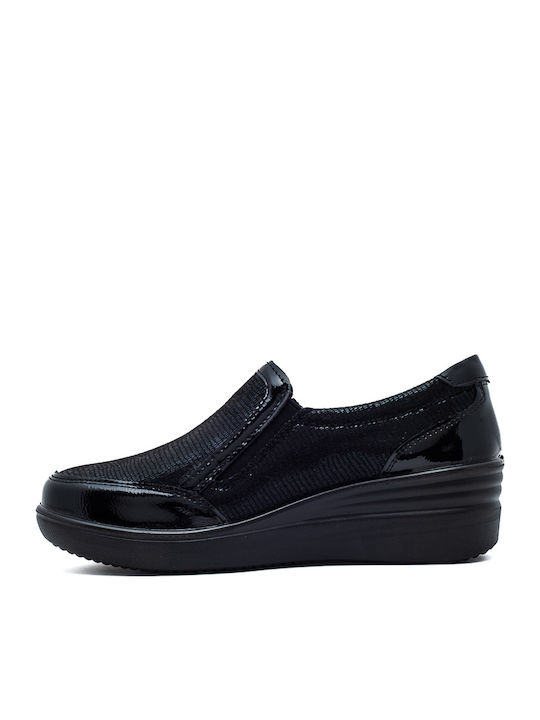 Patent Leather Women's Moccasins in Black Color