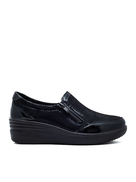 Patent Leather Women's Moccasins in Black Color