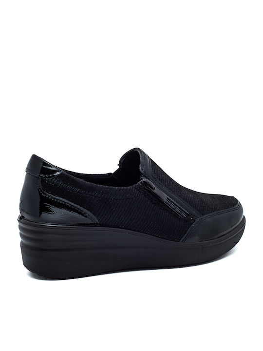 Patent Leather Women's Moccasins in Black Color