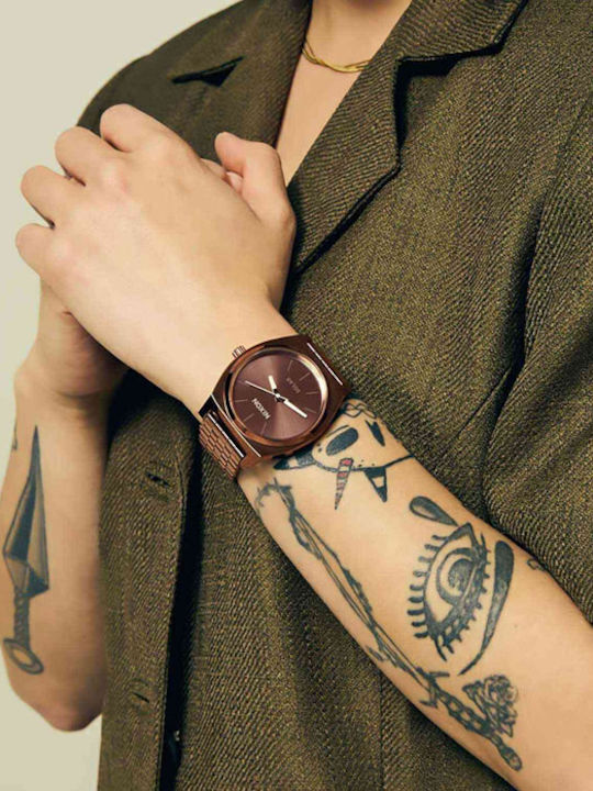 Nixon Herrenuhr Solar mit Braun Metallarmband