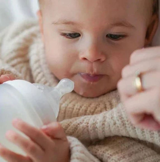 Elhee Plastic Baby Bottle Anti-Colic with Silicone Nipple for 0+, 0+ m, months 150ml