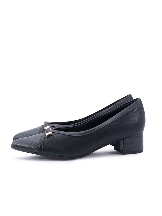 Piccadilly Pumps mit Chunky flachem Absatz Schwarz