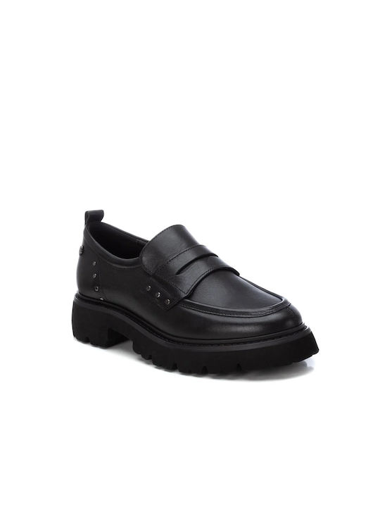 Carmela Footwear Leather Women's Loafers in Black Color