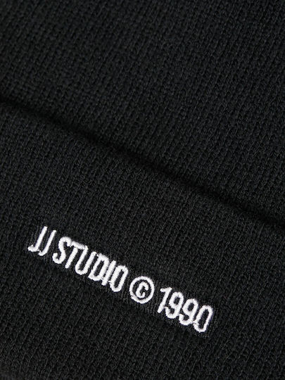 Beanie Beanie Knitted in Black color