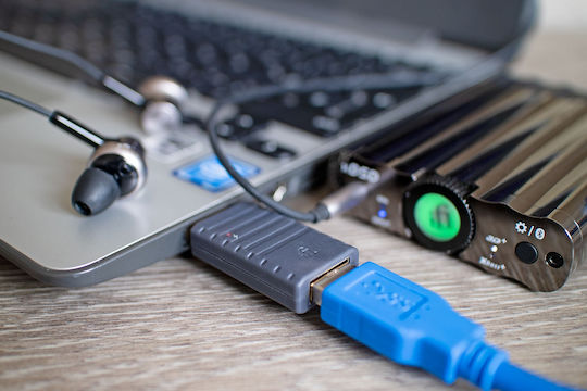 iFi Audio Isilencer Plus USB-C to USB-C DAC Black