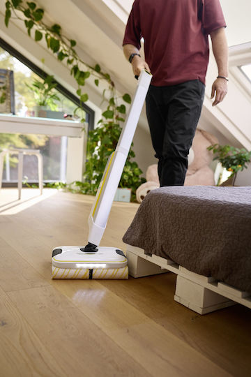 Karcher FC 8 Signature Line Vacuum Cleaner with Water Filter Battery