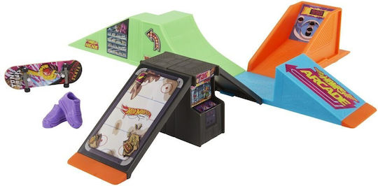 Mattel Hot Wheels Skates Fingerboard Skatepark Game Set (Miscellaneous Designs)