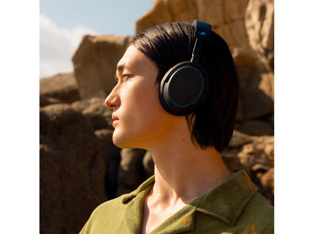 Sennheiser Accentum Ασύρματα / Ενσύρματα Over Ear Ακουστικά με 50 ώρες Λειτουργίας και Quick Charge Πολύχρωμα (700381)