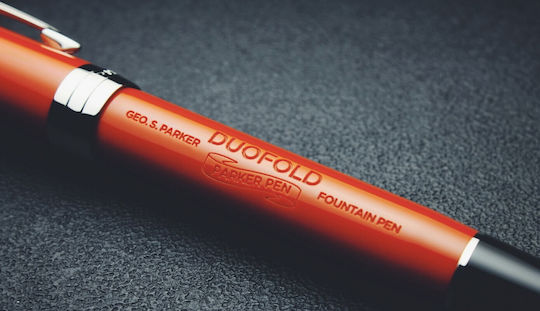 Stilou Parker Duofold Centennial Classic Big Red Vintage Peniță din Aur Solid Cerneală Neagră Convertor 1931376 3501179313757 Penițe Extra Late 18k