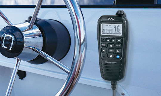 Icom Vhf Marine Transceiver Ic-m410bb