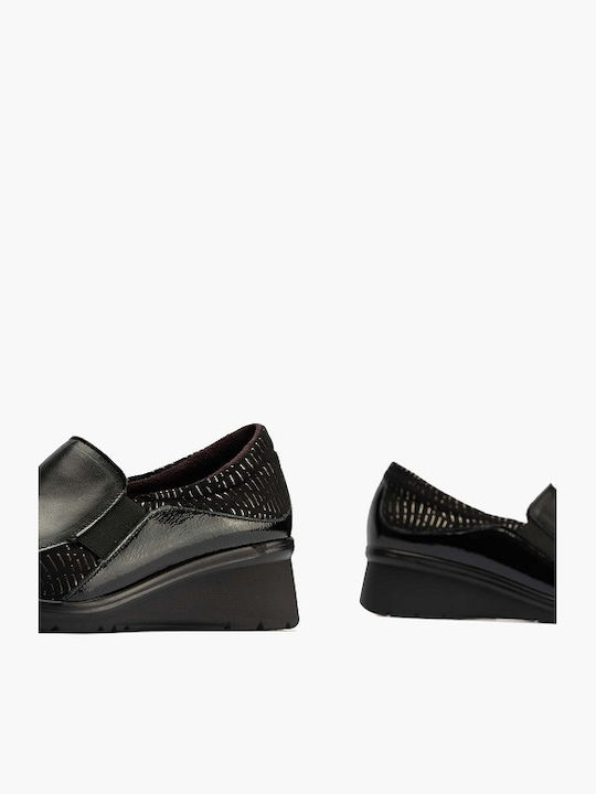 Patent Leather Women's Moccasins in Black Color