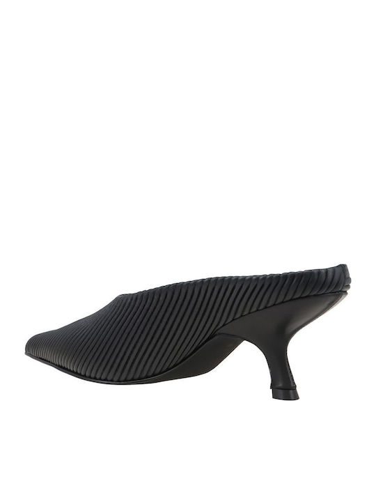 Mules with Low Heel in Black Color